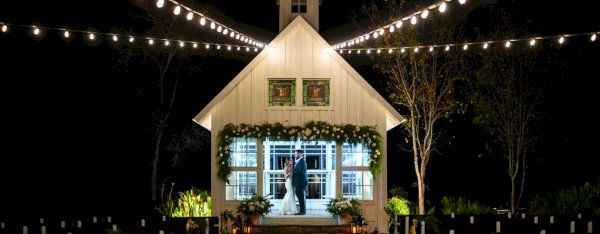 say-‘i-do’-in-holiday-style